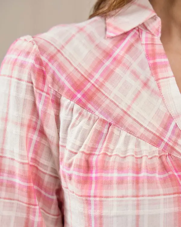Chemise à carreaux rose