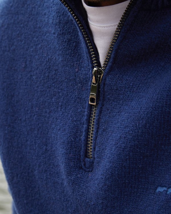 Pull col camionneur Gaston uni en fil italien 80% Laine bleu Pull col camionneur Gaston uni en fil italien 80% Laine bleu