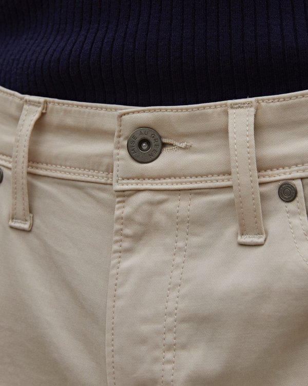 Pantalon coupe modern fit 5 poches matière confort blanc Pantalon coupe modern fit 5 poches matière confort blanc