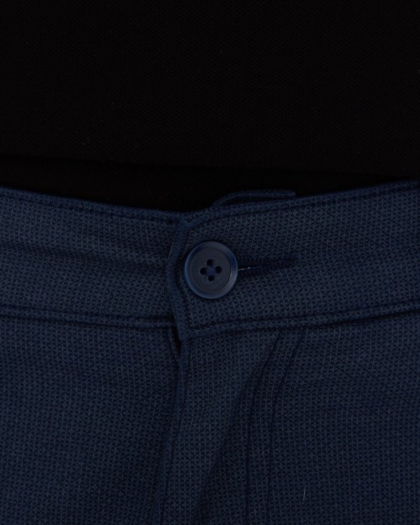 Bermuda faux uni à micro motifs en coton bleu Bermuda faux uni à micro motifs en coton bleu