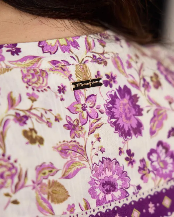 Blouse brodée violet