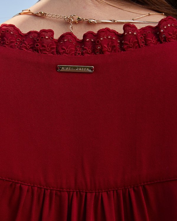 Chemisier uni boutonné détails broderies manches longues rouge Chemisier uni boutonné détails broderies manches longues rouge