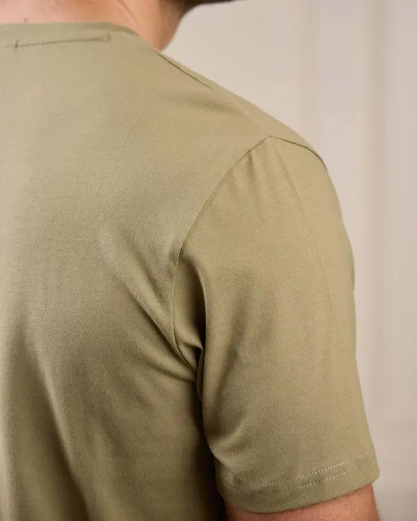 T-shirt col tunisien vert