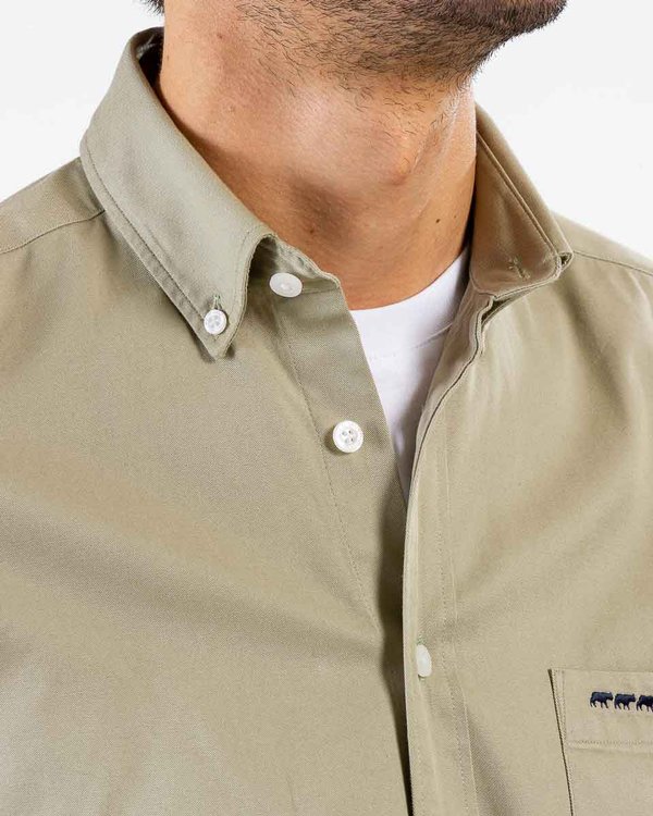 Chemise manches longues gabardine toucher doux 100% coton vert Chemise manches longues gabardine toucher doux 100% coton vert
