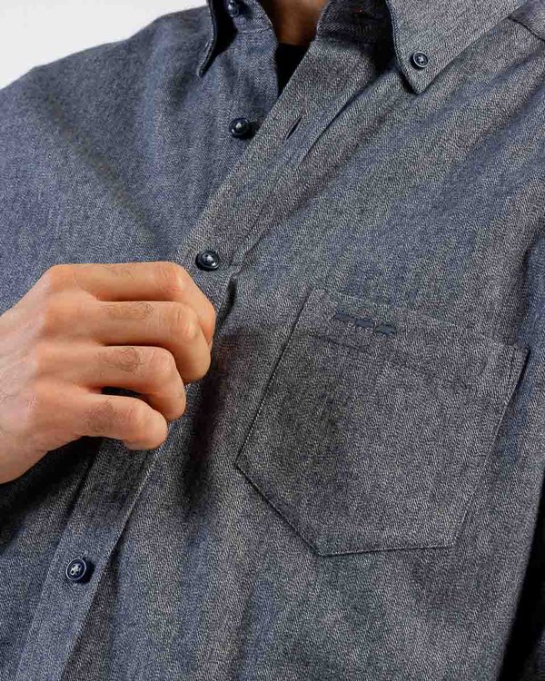 Chemise unie à manches longues 100% coton bleu Chemise unie à manches longues 100% coton bleu