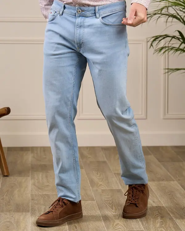 Jean coupe ajustée bleu