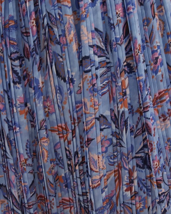 Jupe longue imprimée à fleurs en voile plissé bleu