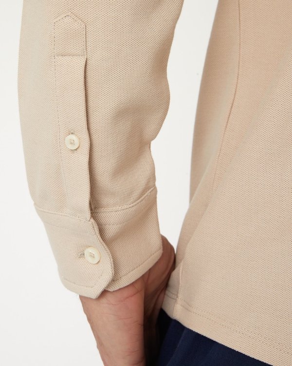 Chemise manches longues cintrée en coton piqué beige