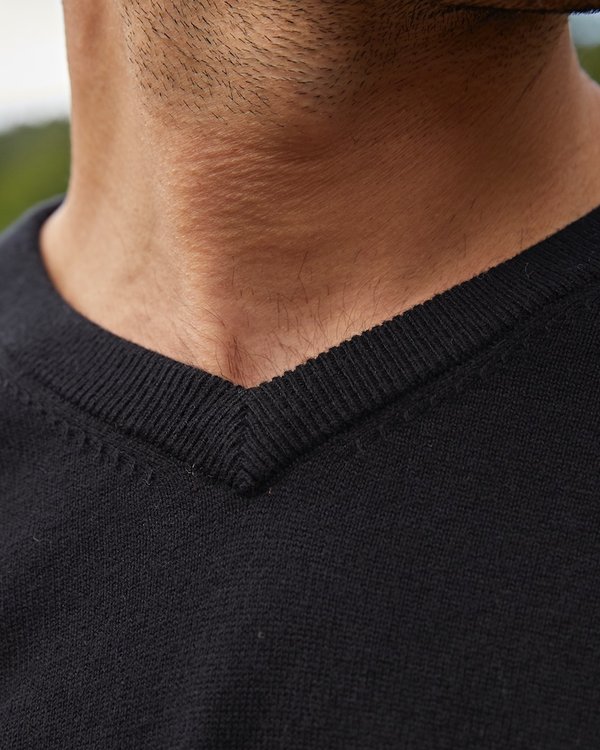 Pull Gabin regular manches longues uni col V coton cachemire noir Pull Gabin regular manches longues uni col V coton cachemire noir