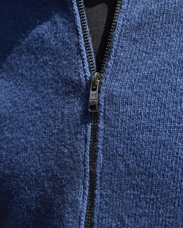 Cardigan uni Eliot col montant zippé en maille à poches bleu