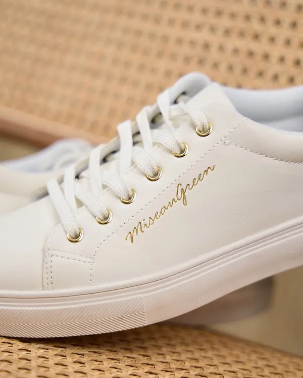 Baskets unies à lacets