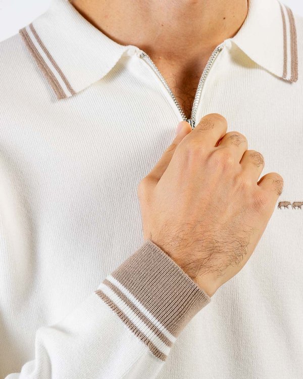 Pull manches longues col zippé style polo blanc Pull manches longues col zippé style polo blanc