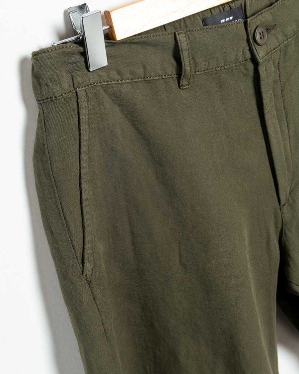 Bermuda coupe chino uni en coton et lin vert