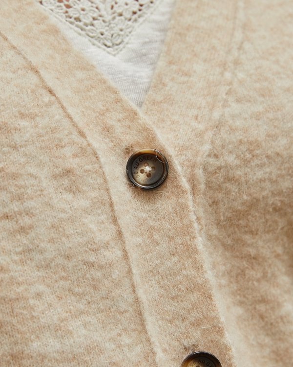 Cardigan manches longues boutonné uni en mohair beige Cardigan manches longues boutonné uni en mohair beige