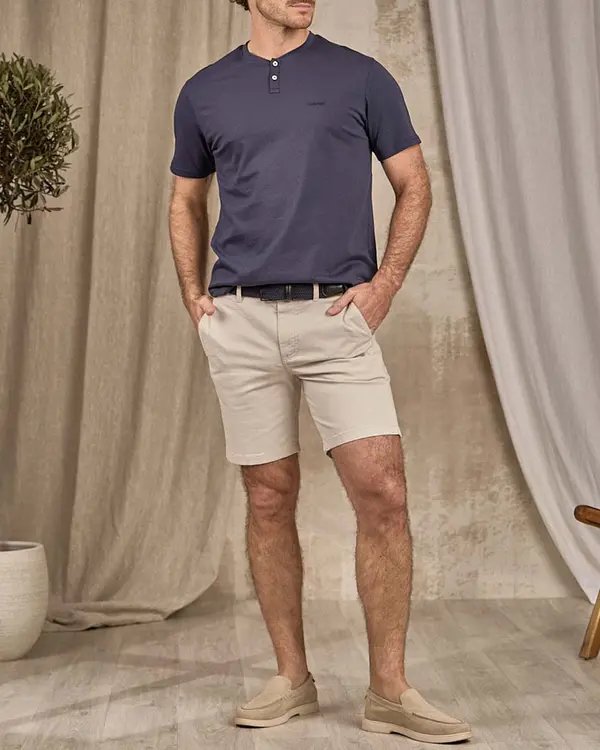 T-shirt col tunisien bleu