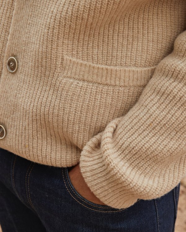 Cardigan chaud côte anglaise boutonné à col V beige Cardigan chaud côte anglaise boutonné à col V beige