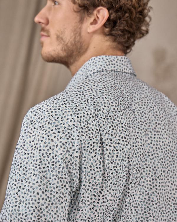 Chemise motifs feuillages bleu Chemise motifs feuillages bleu