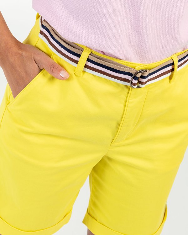 Short chino uni coupe regular fit en coton jaune Short chino uni coupe regular fit en coton jaune