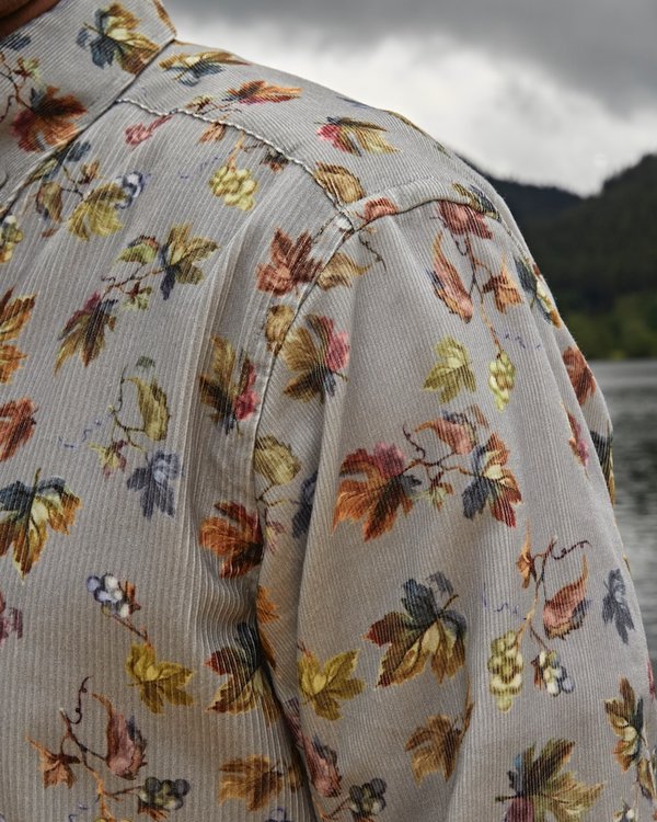 Chemise manches longues motifs feuilles d'automne en coton gris