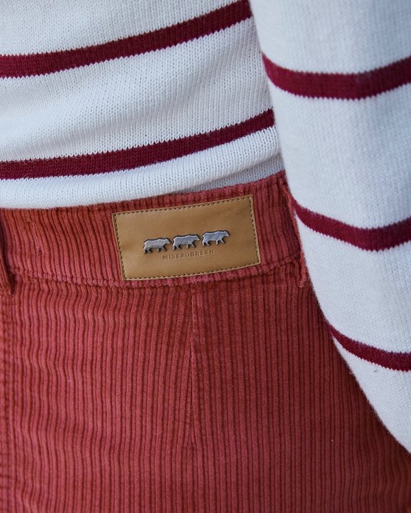 Jupe droite courte boutonnée en velours marron Jupe droite courte boutonnée en velours marron