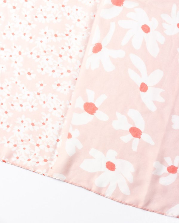 Chèche à motifs marguerites rose Chèche à motifs marguerites rose