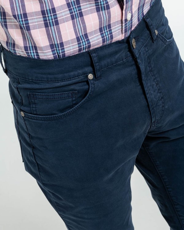 Pantalon 5 poches modern fit coton et élasthanne bleu Pantalon 5 poches modern fit coton et élasthanne bleu
