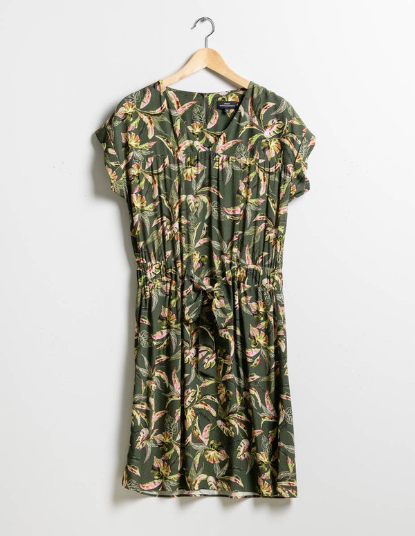 Robe courte ceinturée imprimé feuillages vert Robe courte ceinturée imprimé feuillages vert