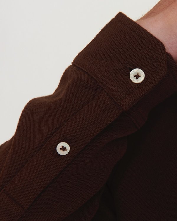 Chemise manches longues cintrée en coton piqué marron