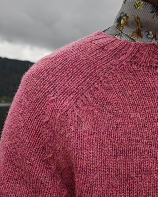 Pull tricot à manches raglan 100% laine vierge italienne rose Pull tricot à manches raglan 100% laine vierge italienne rose