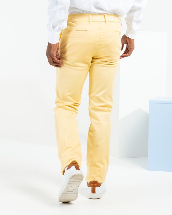 Pantalon chino online jaune