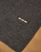 Écharpe unie en tricot gris Écharpe unie en tricot gris